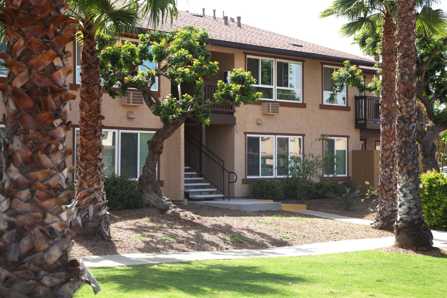 Escondido_Manor_1